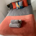 Vibrant 3Br Tottenham Home, Private Garden Wifi Parking Free On Request
