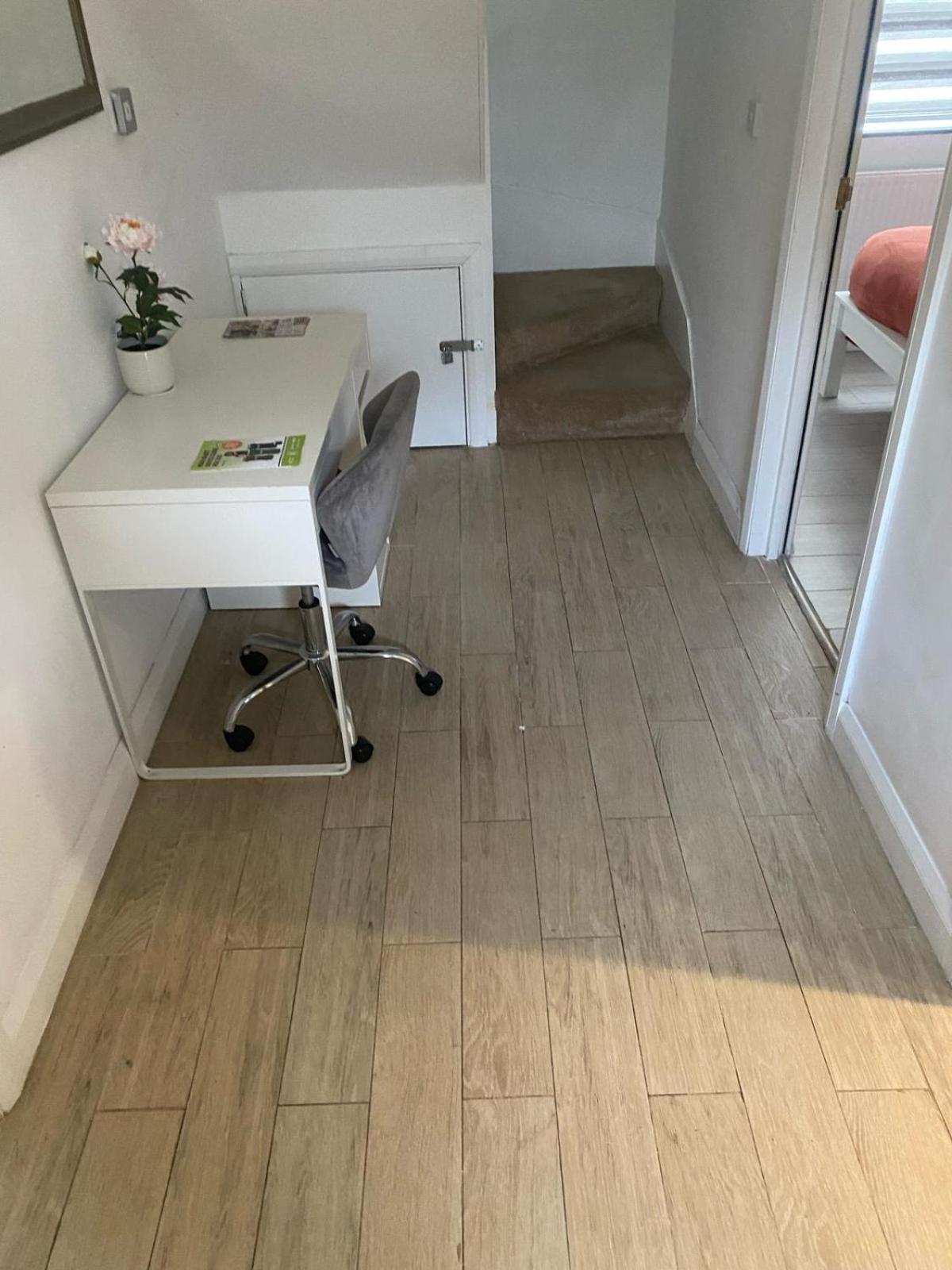 Apartamento Vibrant 3br Tottenham Home, Private Garden Wifi Parking Free On Request Londres